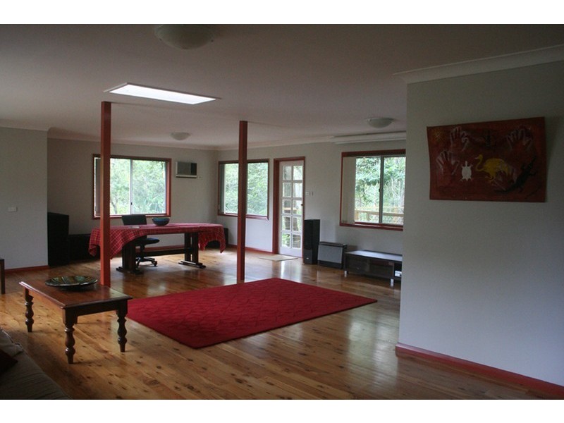 5 Leeside Road, North Avoca NSW 2260