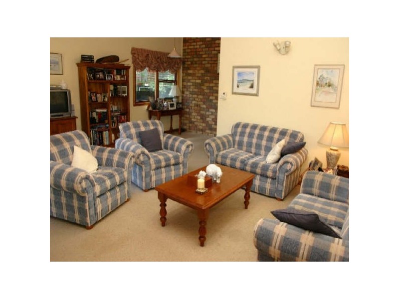 13 Cabbage Tree Ave, Avoca Beach NSW 2251