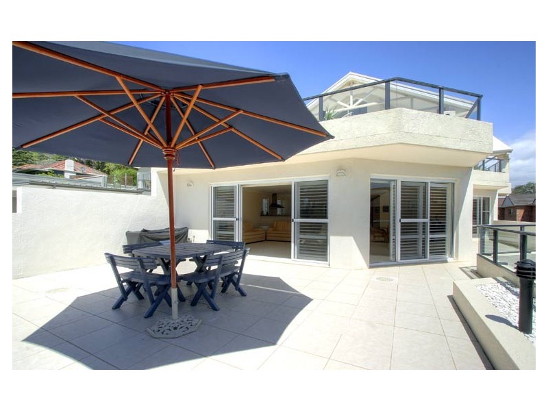 2/9 Hillcrest Street, Terrigal NSW 2260