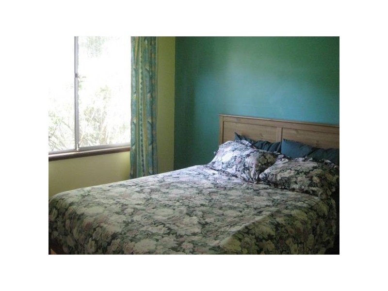 4 John Street, Forresters Beach NSW 2260