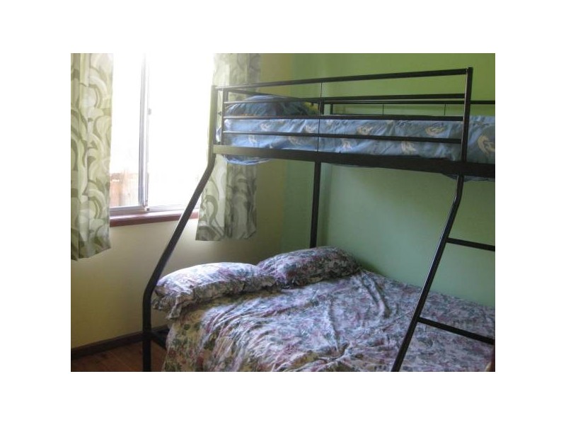 4 John Street, Forresters Beach NSW 2260