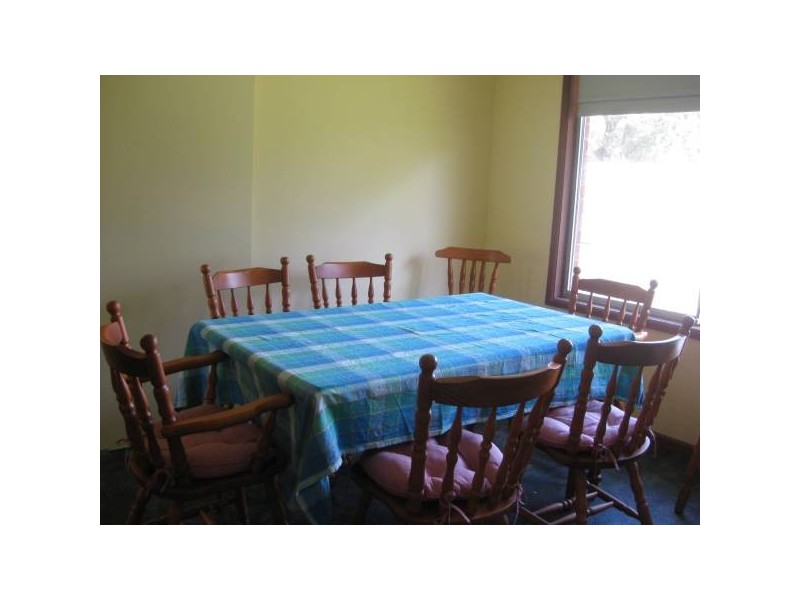 4 John Street, Forresters Beach NSW 2260