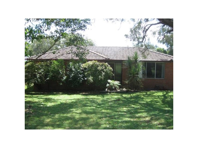 4 John Street, Forresters Beach NSW 2260