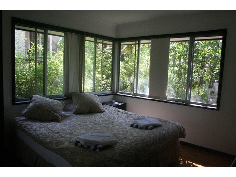 5 Leeside Road, North Avoca NSW 2260