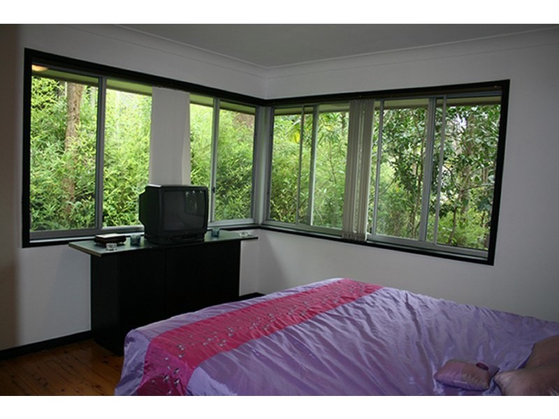 5 Leeside Road, North Avoca NSW 2260