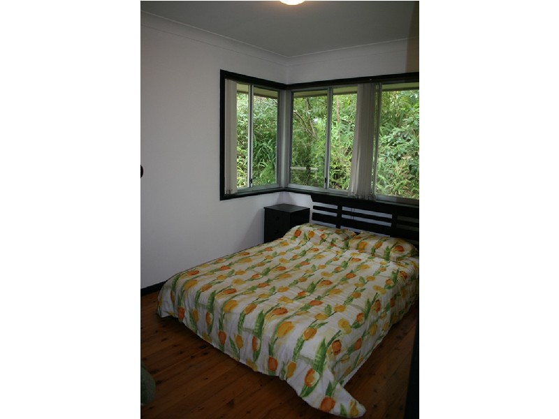 5 Leeside Road, North Avoca NSW 2260