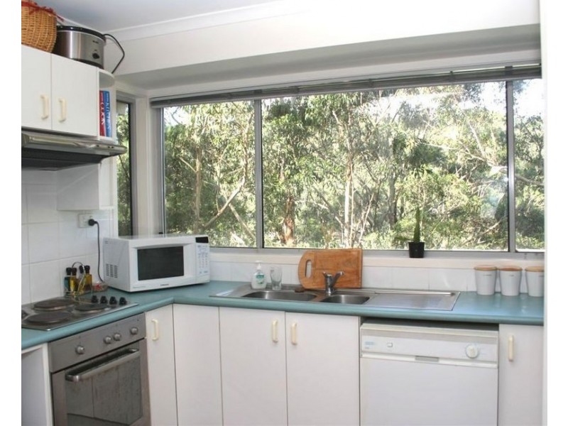 2B Harcourt Place, North Avoca NSW 2260