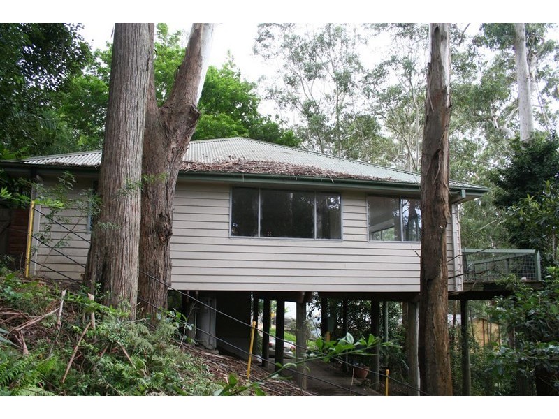 2B Harcourt Place, North Avoca NSW 2260