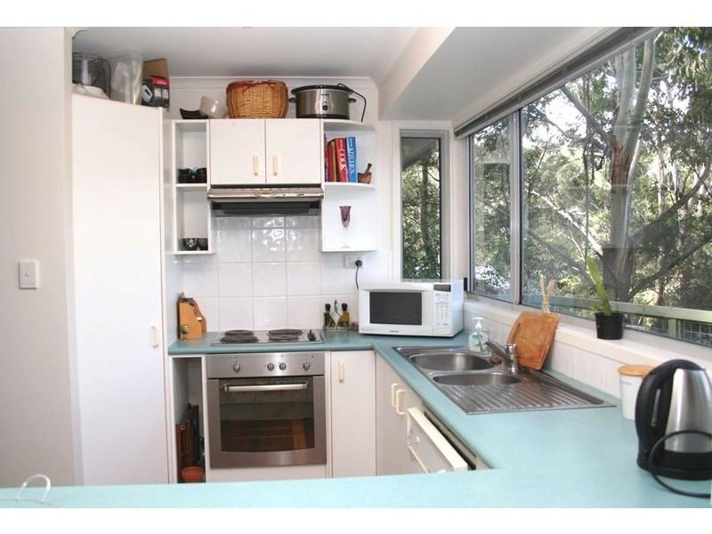 2B Harcourt Place, North Avoca NSW 2260