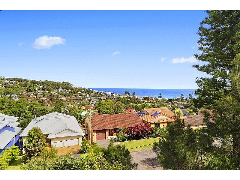 25 Fiesta Crescent, Copacabana NSW 2251