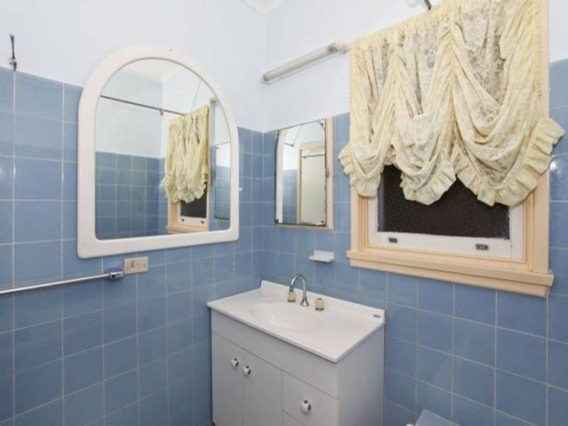 228 Gertrude Street, Gosford NSW 2250