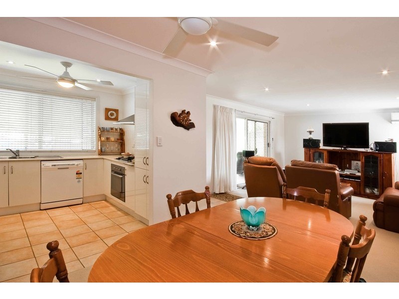 1/13 Maas Parade, Forresters Beach NSW 2260