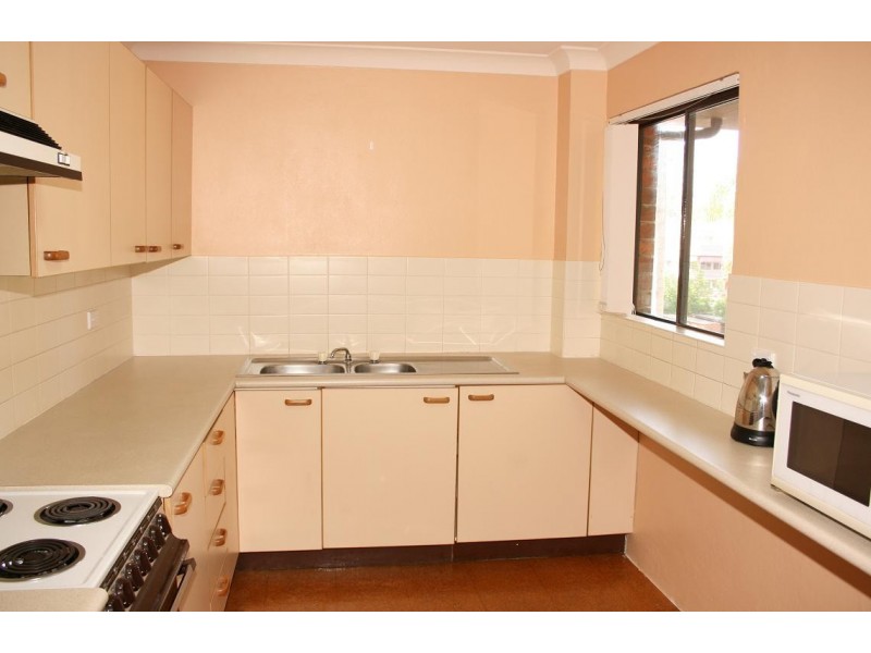 8/13 Campbell Cres, Terrigal NSW 2260