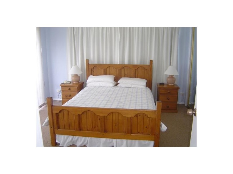 1 Noorong Avenue, Forresters Beach NSW 2260