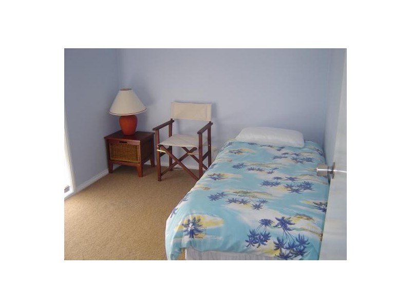 1 Noorong Avenue, Forresters Beach NSW 2260