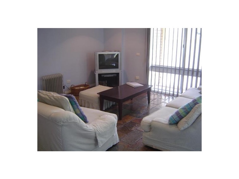 1 Noorong Avenue, Forresters Beach NSW 2260