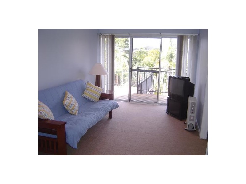 1 Noorong Avenue, Forresters Beach NSW 2260