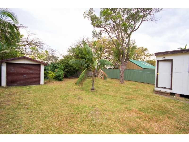 951 The Entrance Road, Forresters Beach NSW 2260
