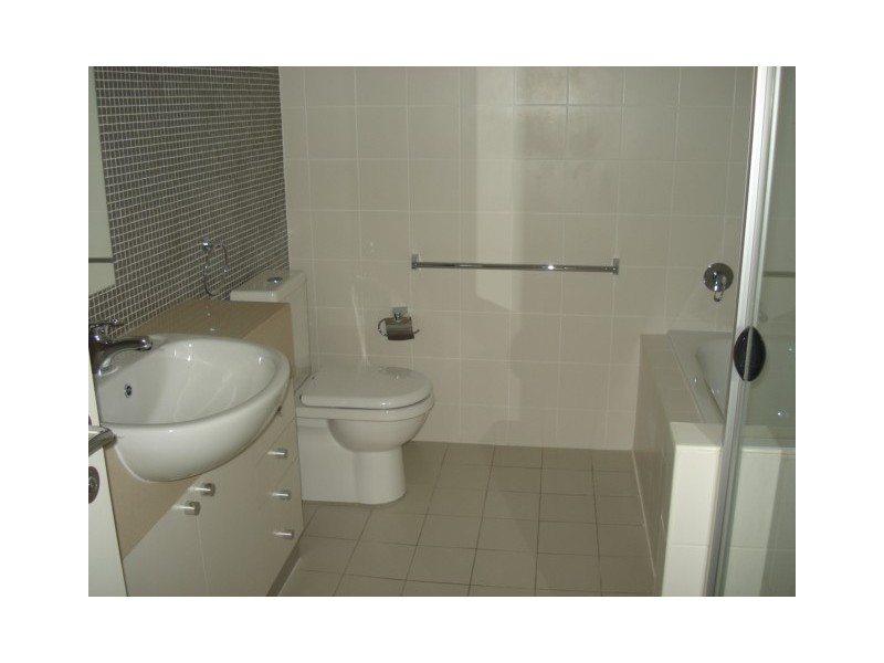 283/80 John Whiteway Drive, Gosford NSW 2250