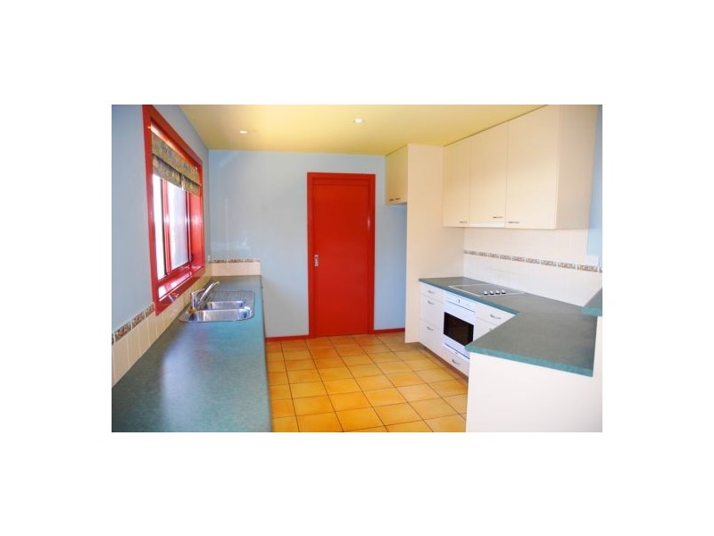 2b Elgatta Avenue, North Avoca NSW 2260