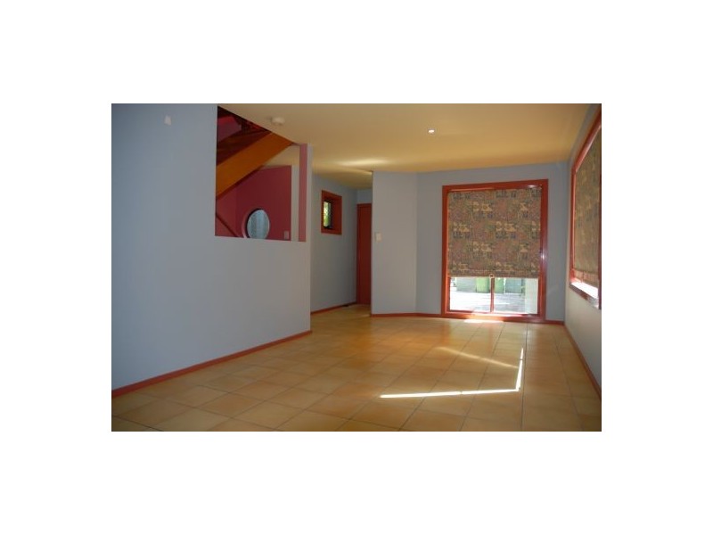 2b Elgatta Avenue, North Avoca NSW 2260