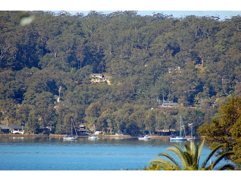 1 Eulalia Ave, Point Frederick NSW 2250