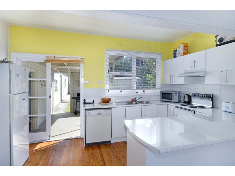 10 Calais Road, Wamberal NSW 2260