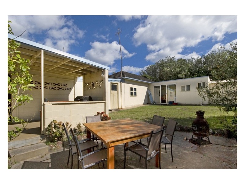 10 Calais Road, Wamberal NSW 2260