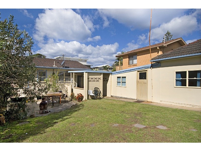10 Calais Road, Wamberal NSW 2260