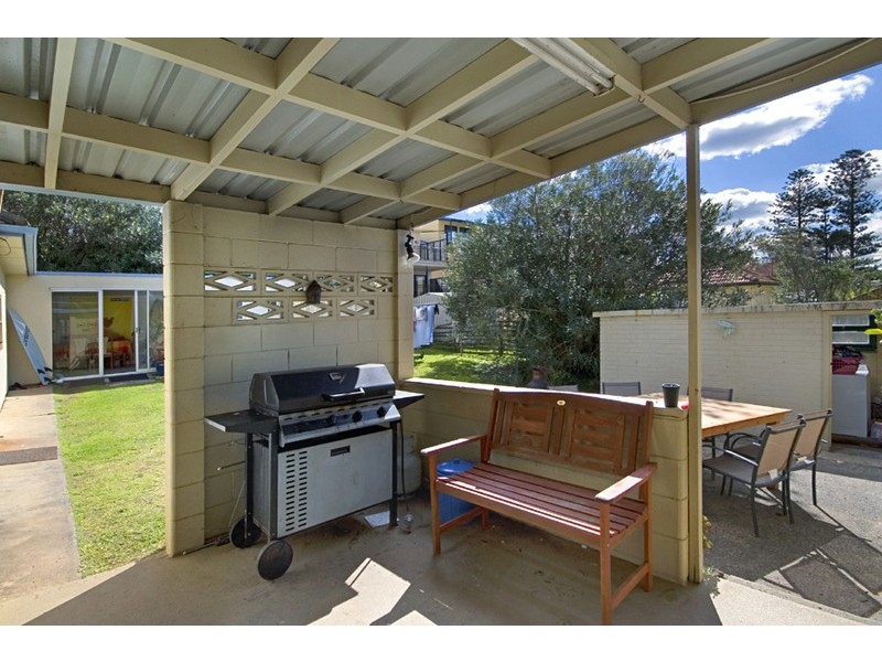 10 Calais Road, Wamberal NSW 2260