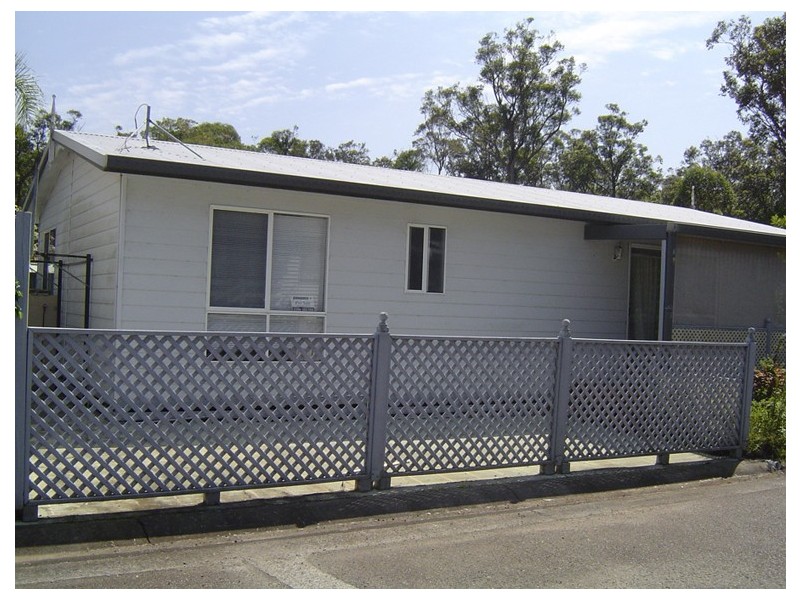 19 Sixth Avenue Broadlands Estate, Green Point NSW 2251