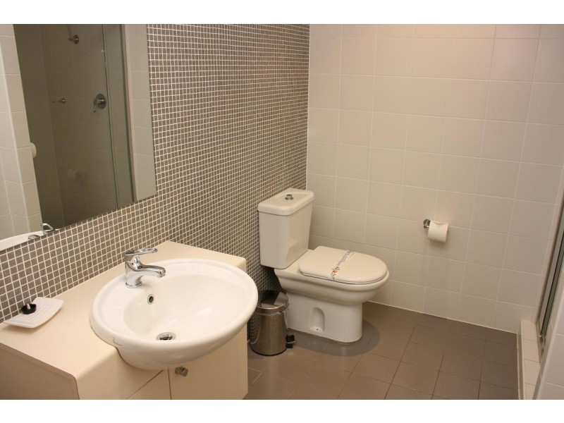 363/80 John Whiteway Drive, Gosford NSW 2250