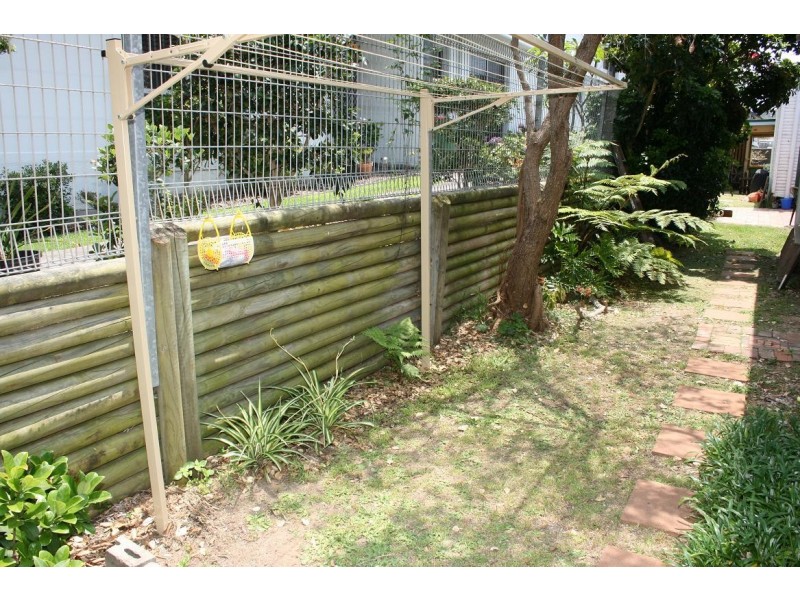 2/2 Ficus Ave, Avoca Beach NSW 2251