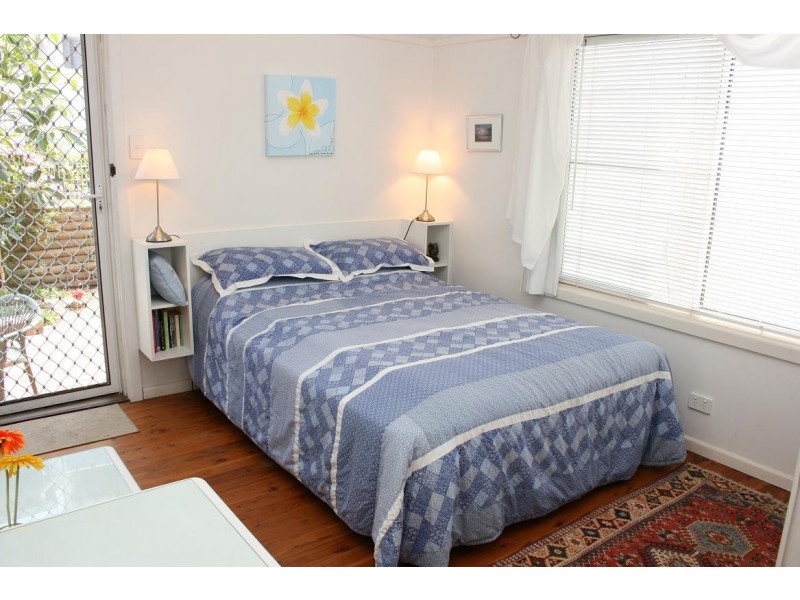 2/2 Ficus Ave, Avoca Beach NSW 2251