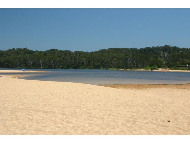 2/2 Ficus Ave, Avoca Beach NSW 2251