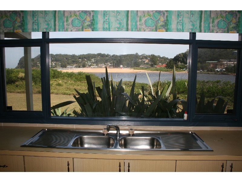 14B Bareena Ave, North Avoca NSW 2260