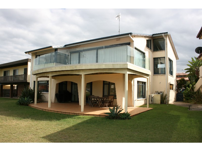 14B Bareena Ave, North Avoca NSW 2260
