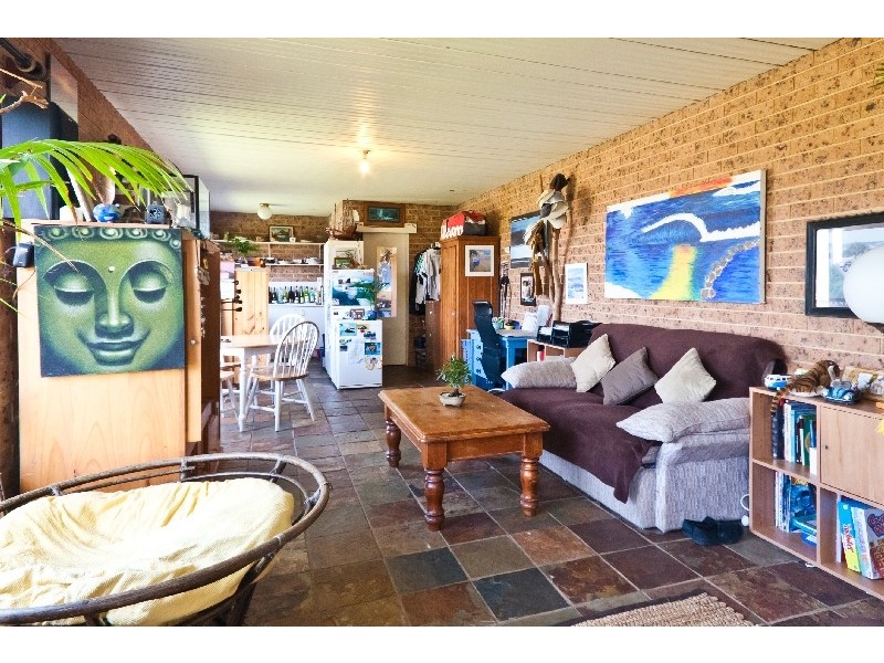 5 North Scenic Road, Forresters Beach NSW 2260