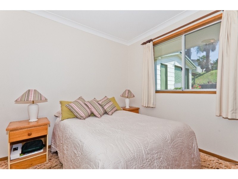 5 North Scenic Road, Forresters Beach NSW 2260