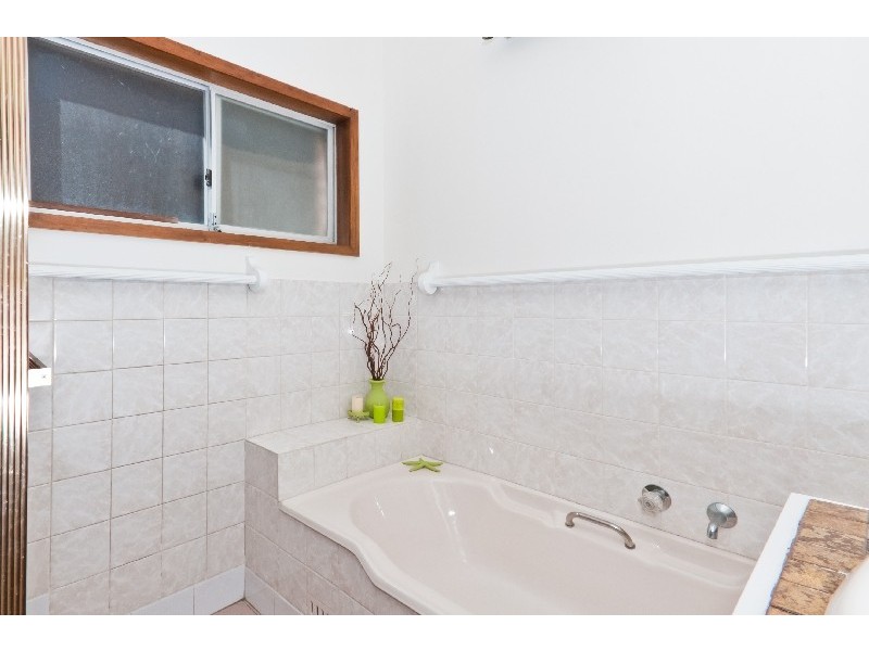 5 North Scenic Road, Forresters Beach NSW 2260