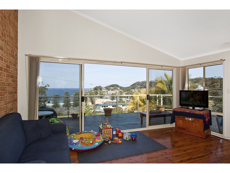 14 Warren Avenue, Avoca Beach NSW 2251