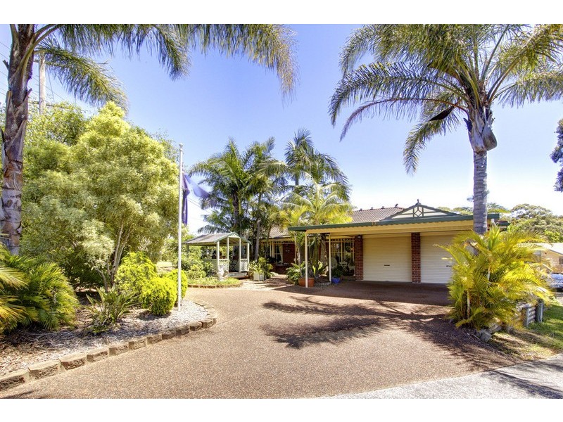 17 Dalgety Crescent, Green Point NSW 2251