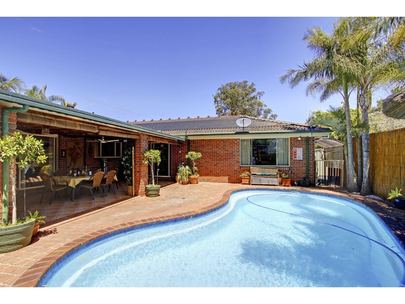 17 Dalgety Crescent, Green Point NSW 2251