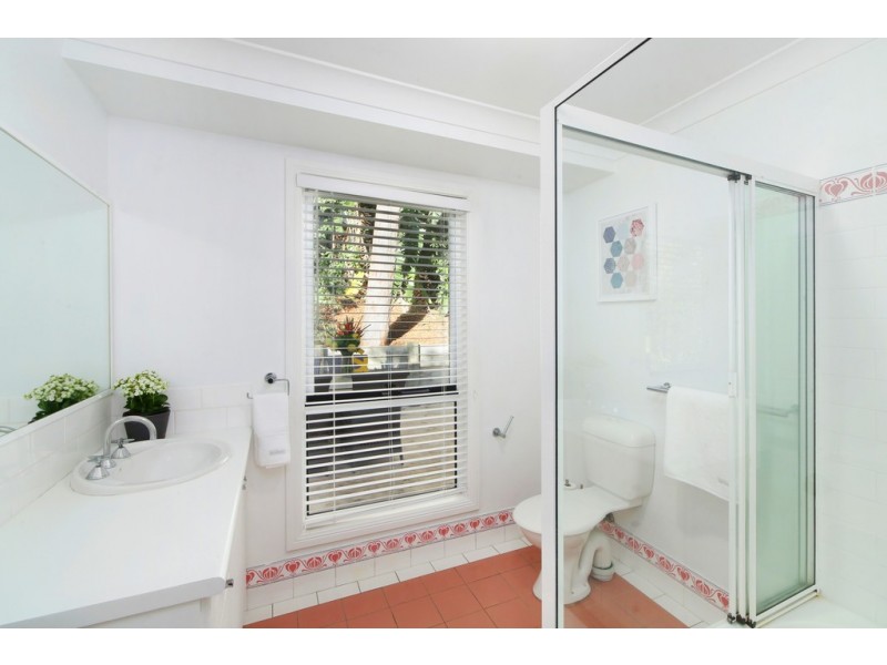 24 Surf Rider Avenue, North Avoca NSW 2260