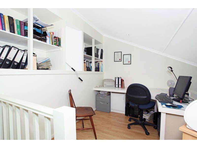 9a Hibiscus Avenue, North Avoca NSW 2260