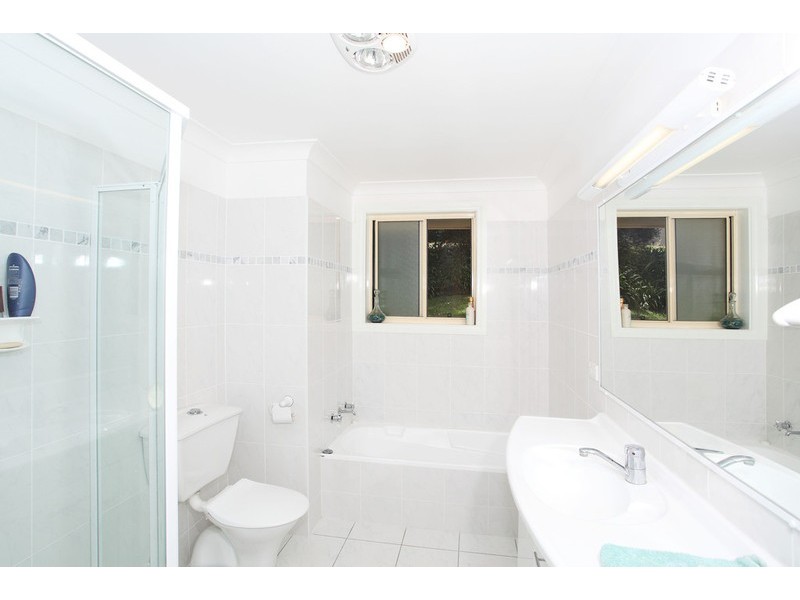 9a Hibiscus Avenue, North Avoca NSW 2260