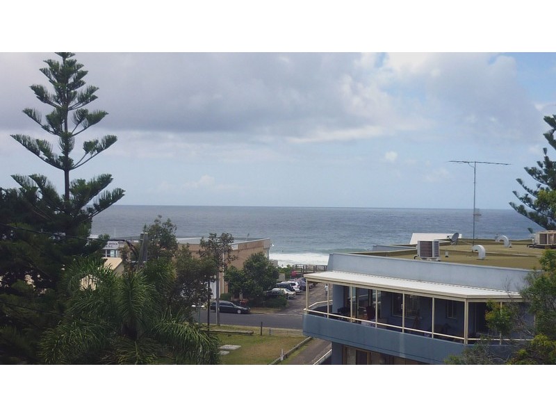 6 Bulbararing Rd, North Avoca NSW 2260