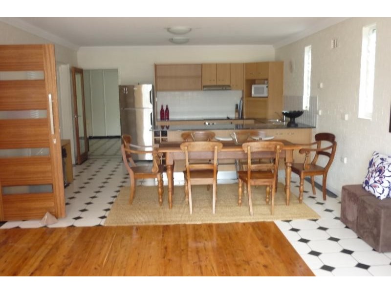 2/13 Woolunga Avenue, Terrigal NSW 2260