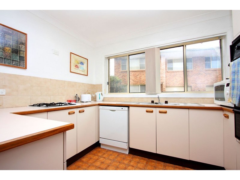2/74-78 Ocean View Drive, Wamberal NSW 2260