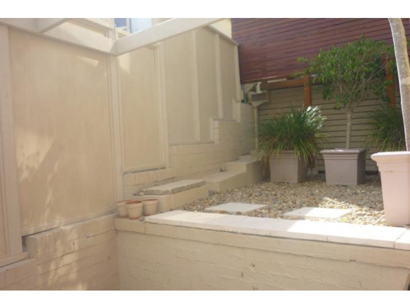 1/13 Woolunga Avenue, Terrigal NSW 2260